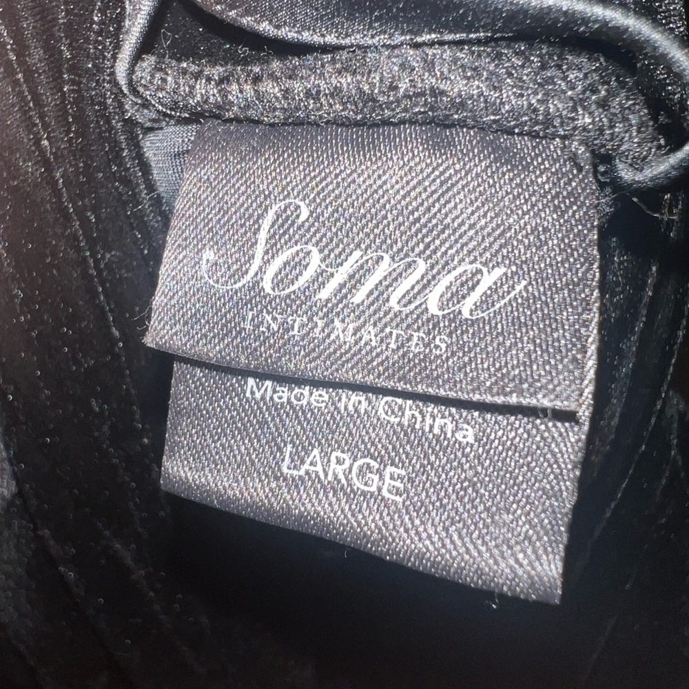 Soma Intimates Black Velvet Robe - Wrap Around - Flared Sleeves - Size Large - Picture 13 of 13